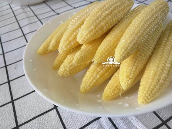 fresh baby corn